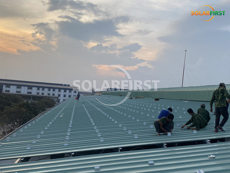 15MWp Metal Tile Roof Mount in Vietnam