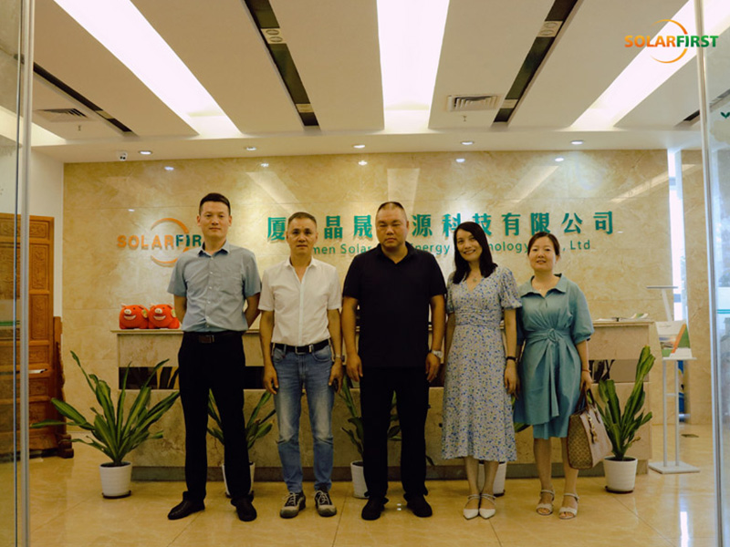 Strategic Collaboration on BIPV Innovation: Xinyi Glass Visits Solar First Group